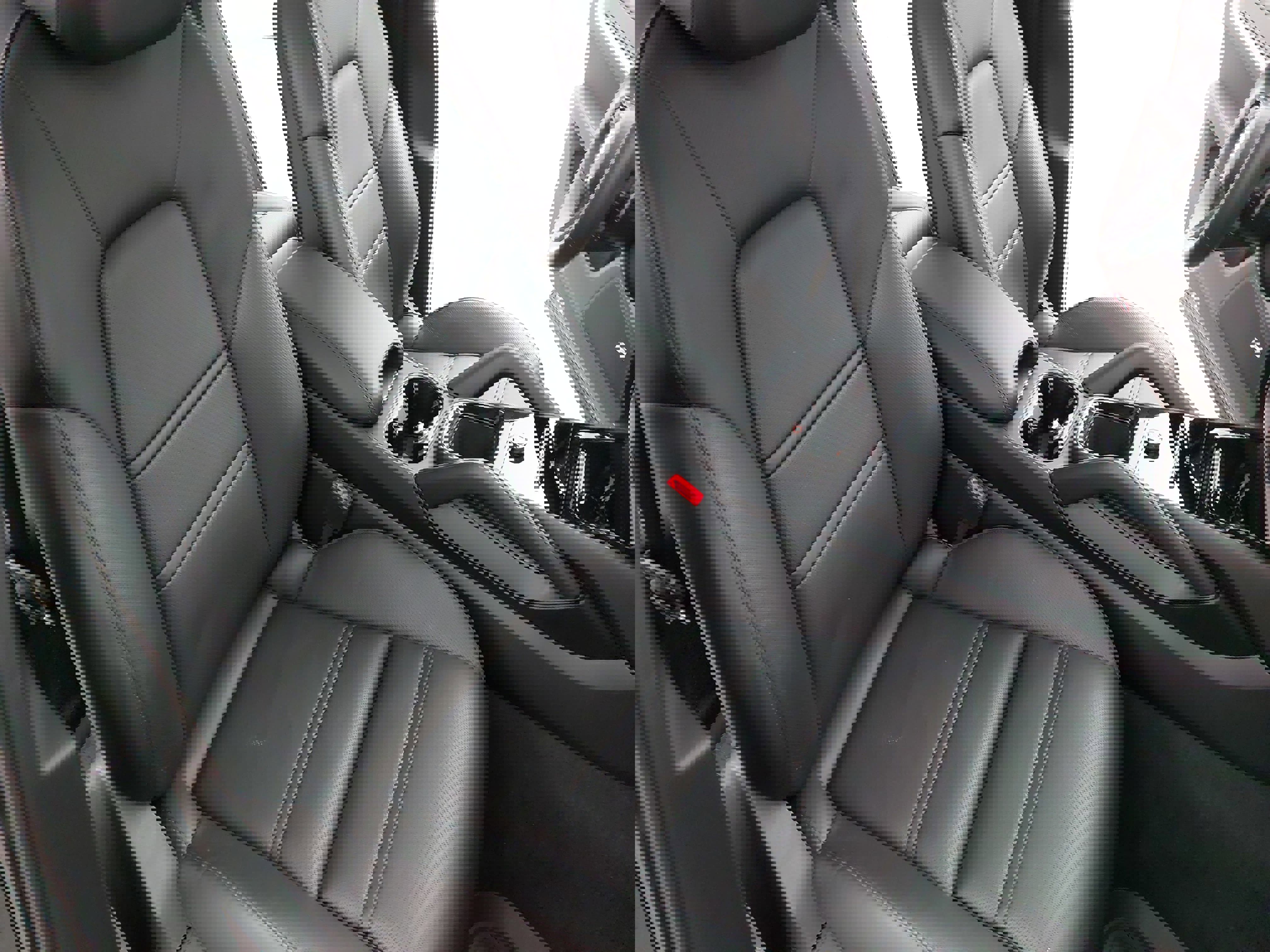 Used 2025 Porsche Cayenne Coupe w/ Premium Package Plus image 12