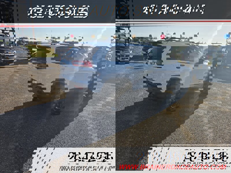 Used 2017 Jeep Cherokee Sport image 4