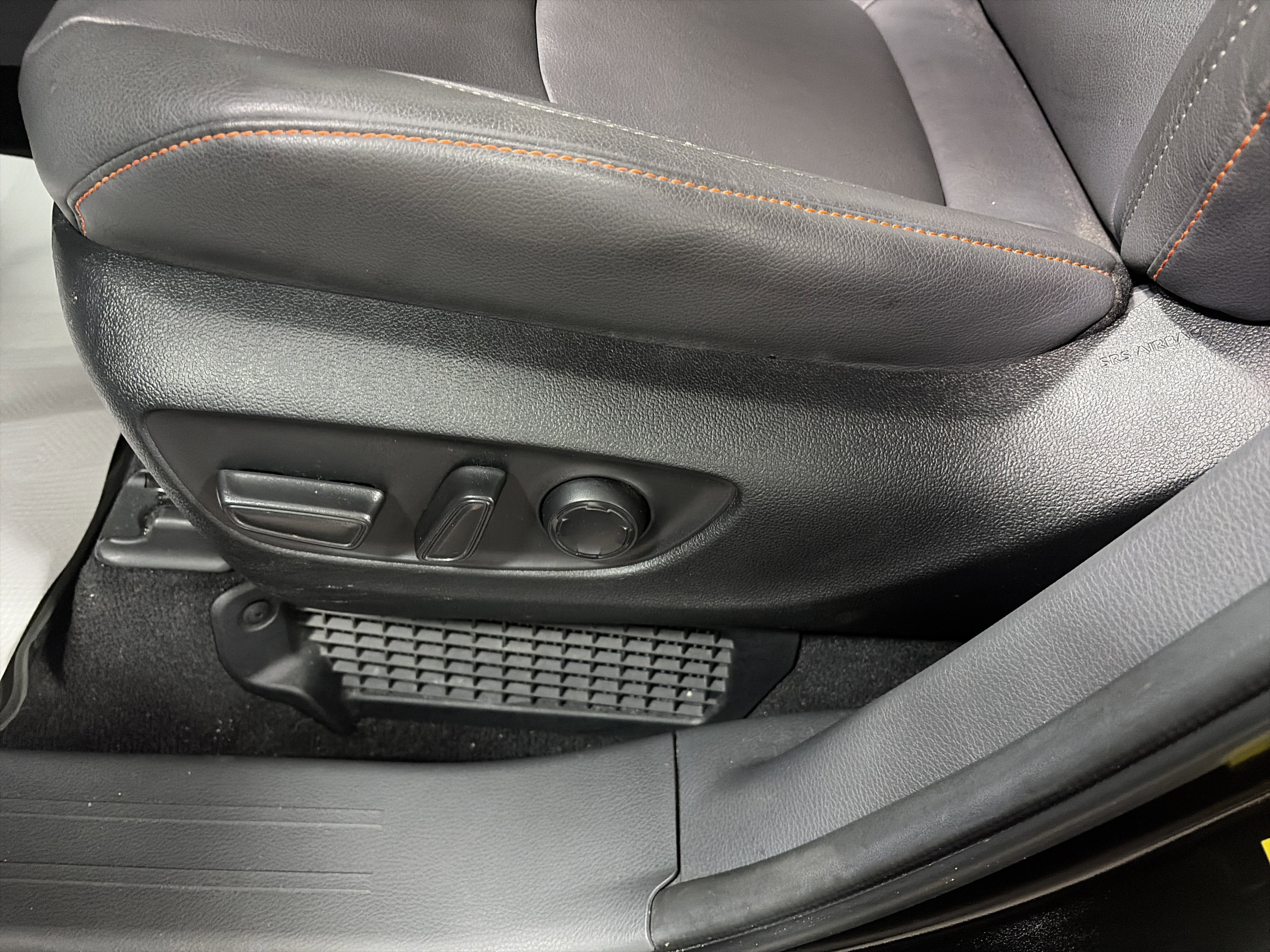 Used 2023 Toyota Sienna XSE w/ XSE Plus Package image 15