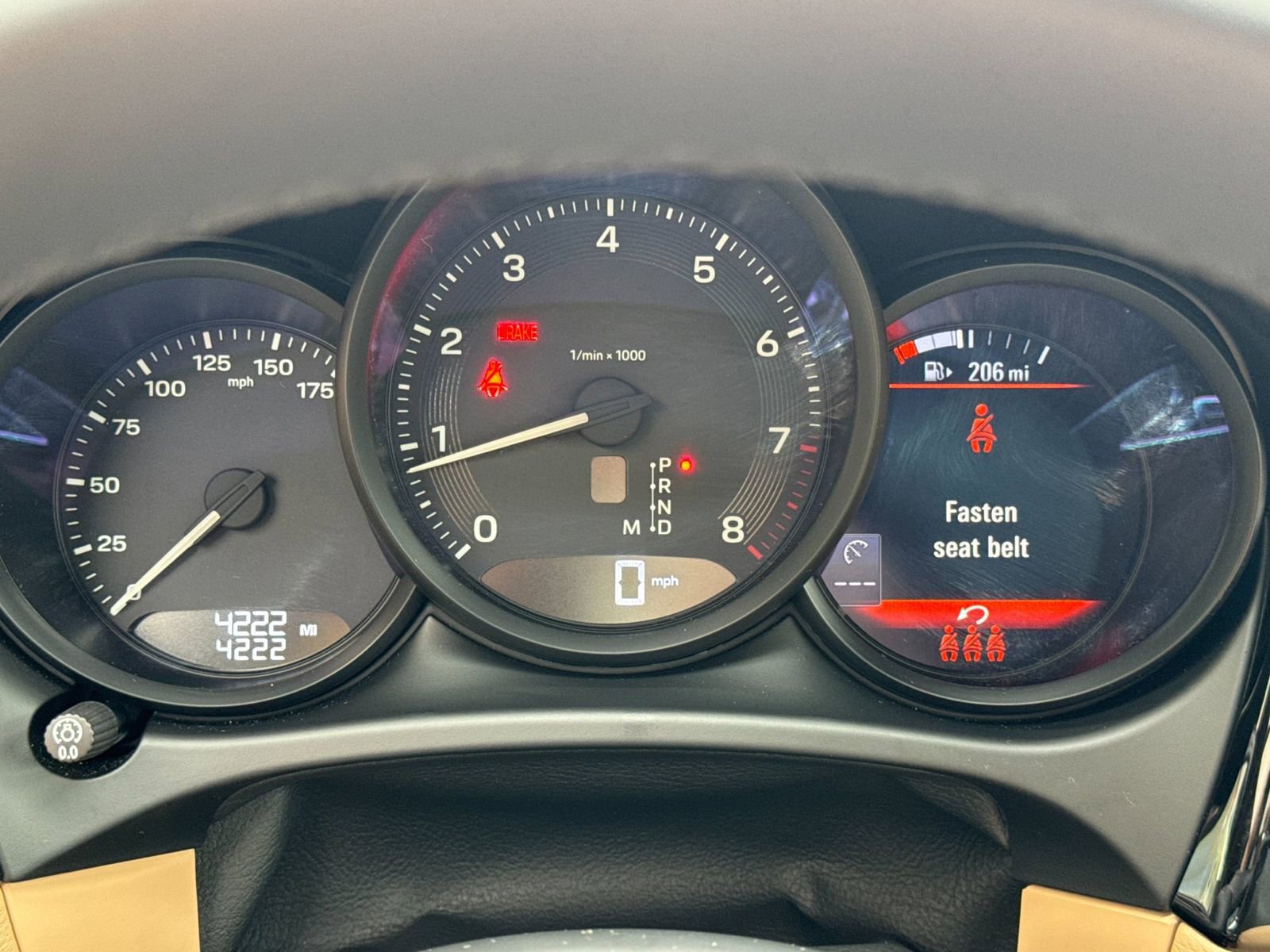 Certified 2025 Porsche Macan image 30