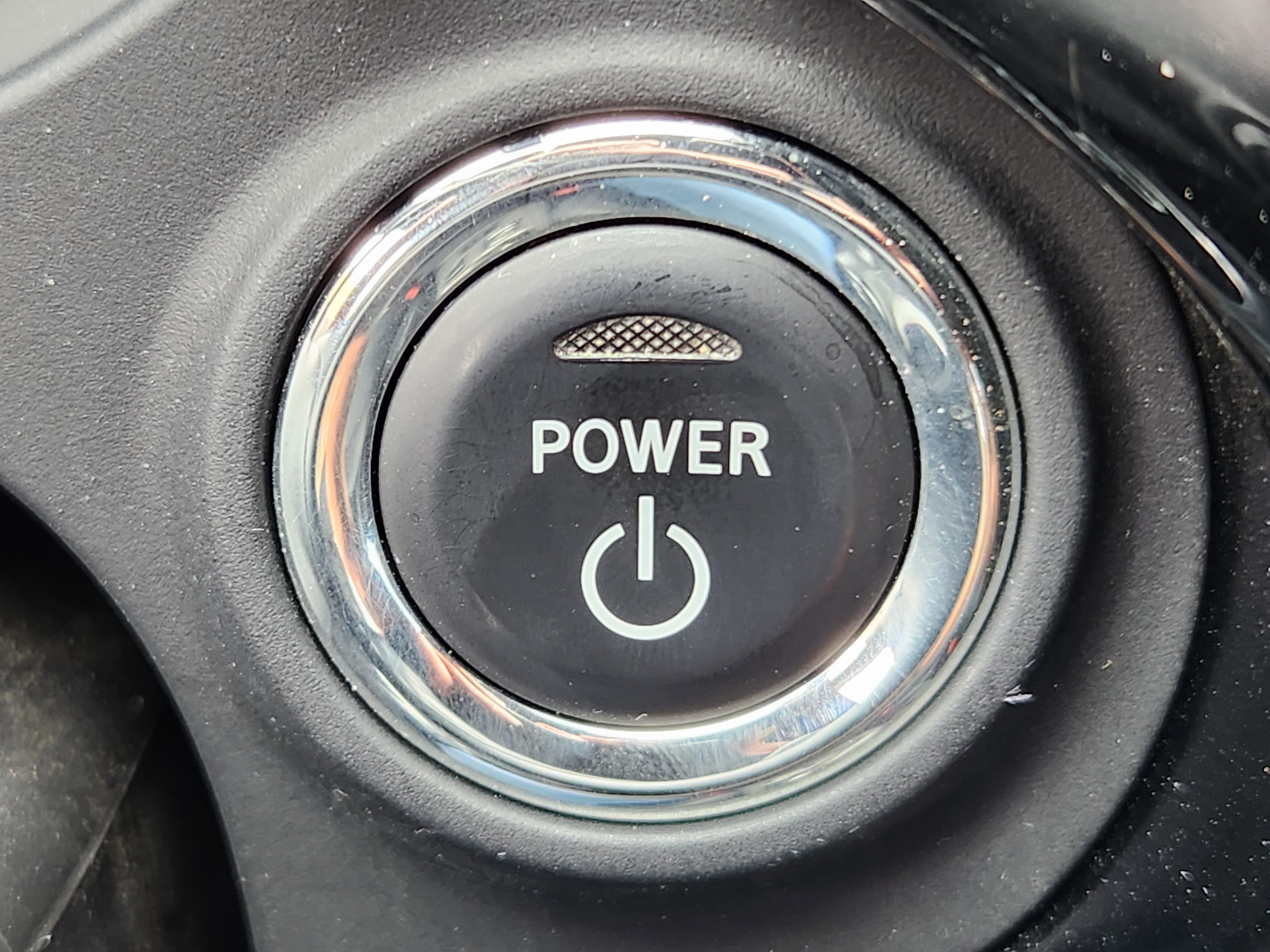 Used 2019 Mitsubishi Outlander 4WD Plug-In Hybrid image 30