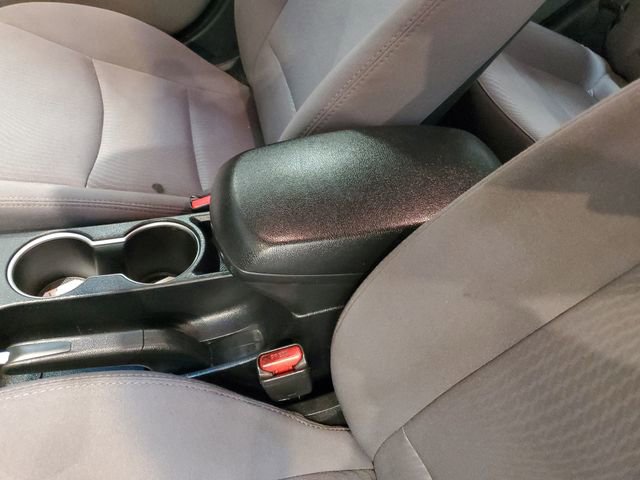 Used 2016 Hyundai Elantra SE image 27