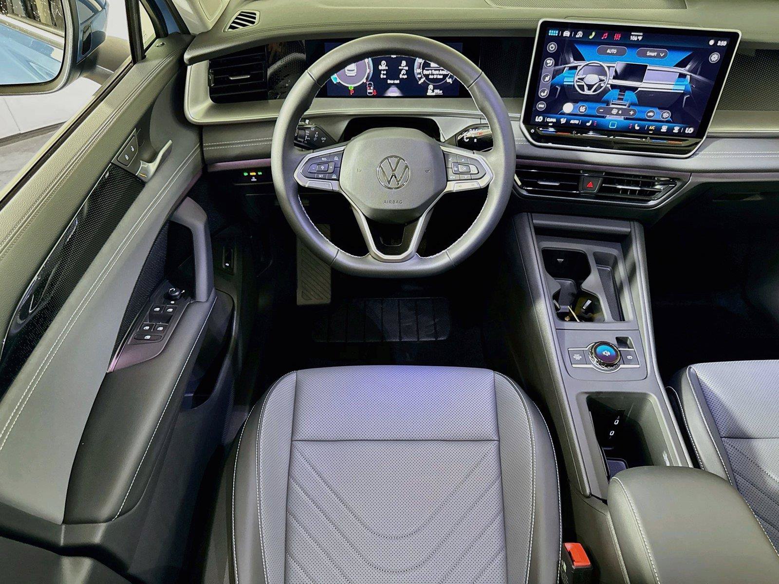 New 2026 Volkswagen Tiguan SE FWD image 14