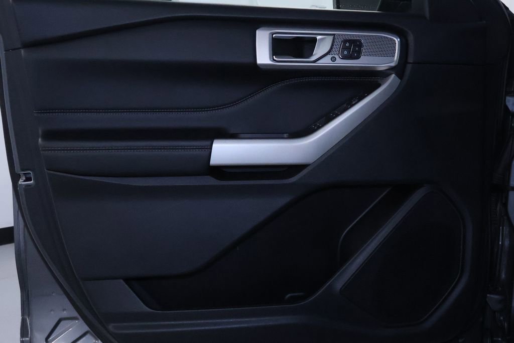 Used 2022 Ford Explorer Limited w/ Hybrid Equipment Group 310A image 10