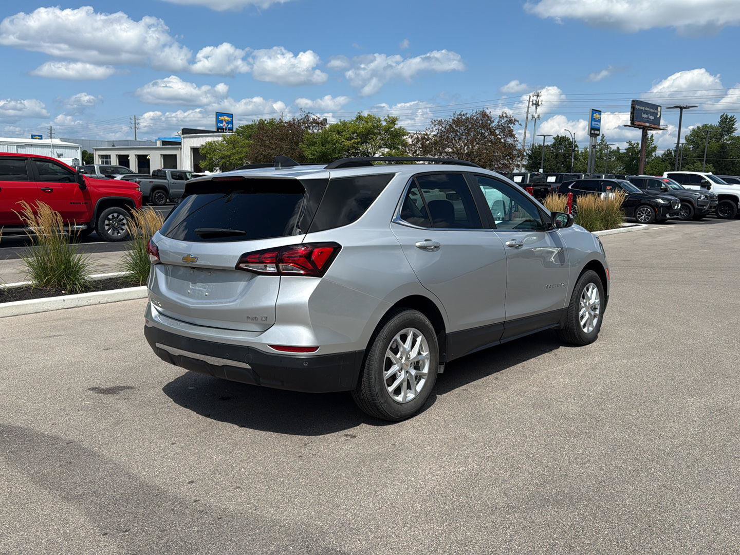 Used 2022 Chevrolet Equinox LT AWD/4WD image 3
