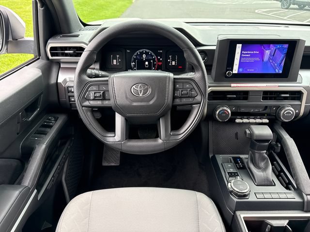 Certified 2025 Toyota Tacoma SR5 AWD/4WD image 24