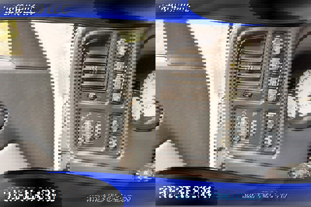 Used 2002 Chevrolet Avalanche 4x4 w/ North Face Edition image 25