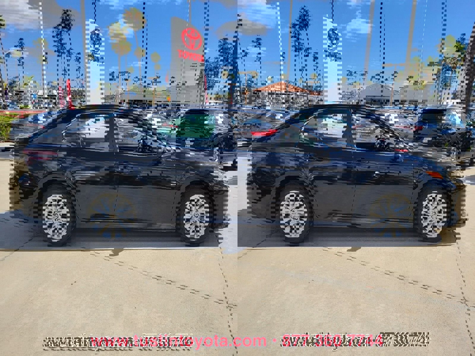 Certified 2023 Toyota Camry LE FWD image 3