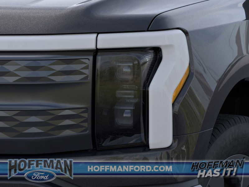 New 2023 Ford F150 Lightning Lariat image 18