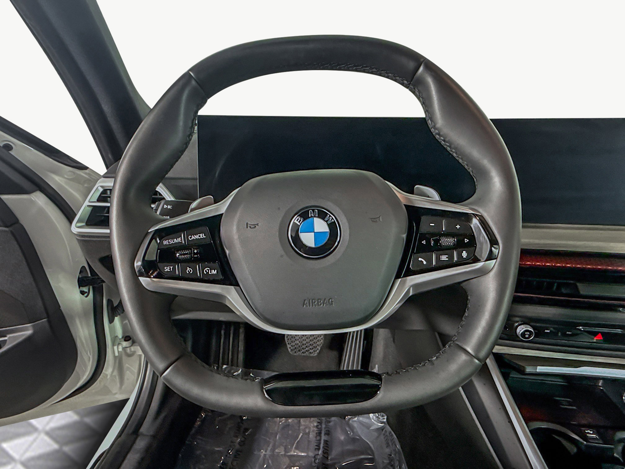 Used 2025 BMW 330i Sedan w/ Convenience Package image 13