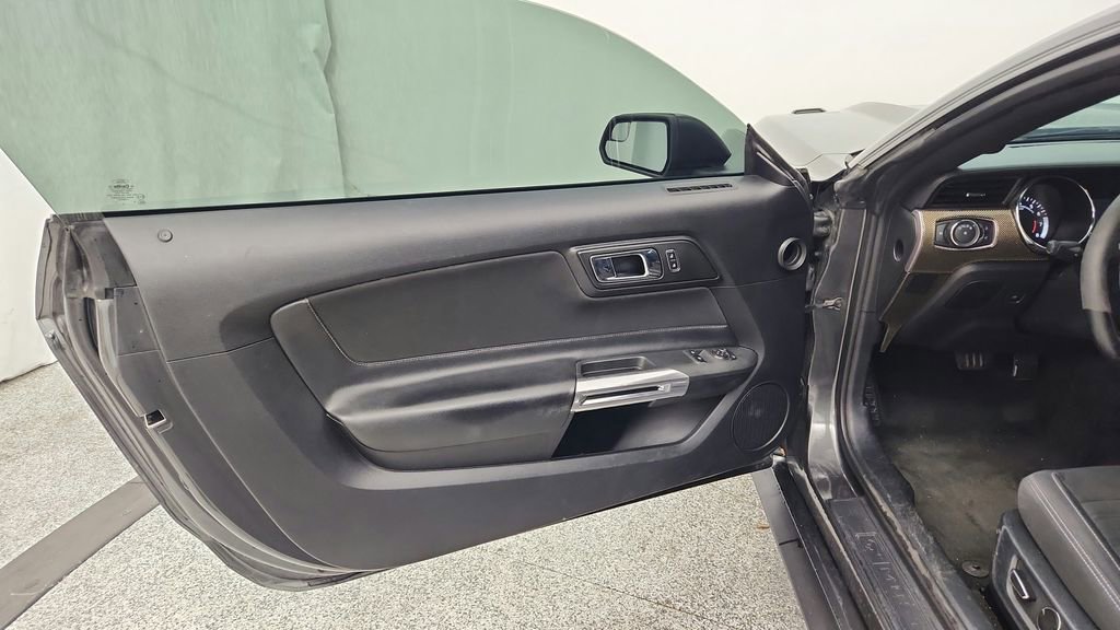 Used 2016 Ford Mustang GT RWD image 11