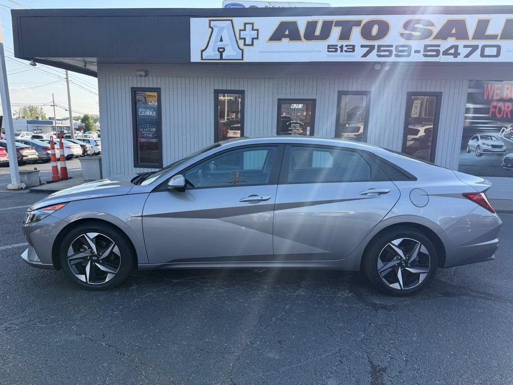 Used 2023 Hyundai Elantra SEL w/ Convenience Package FWD image 1