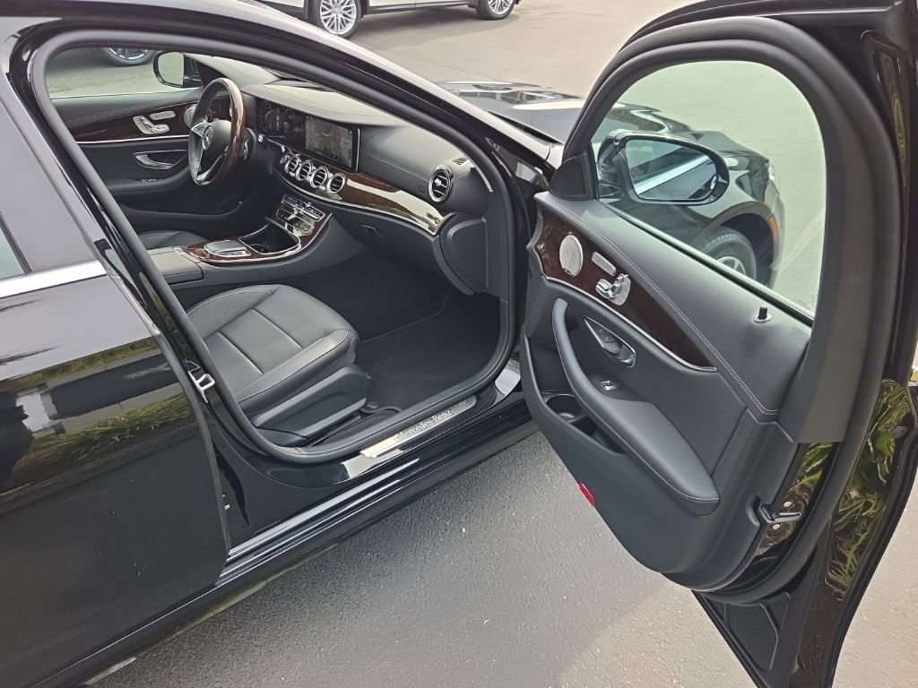 Used 2023 Mercedes-Benz E 450 4MATIC Sedan image 19