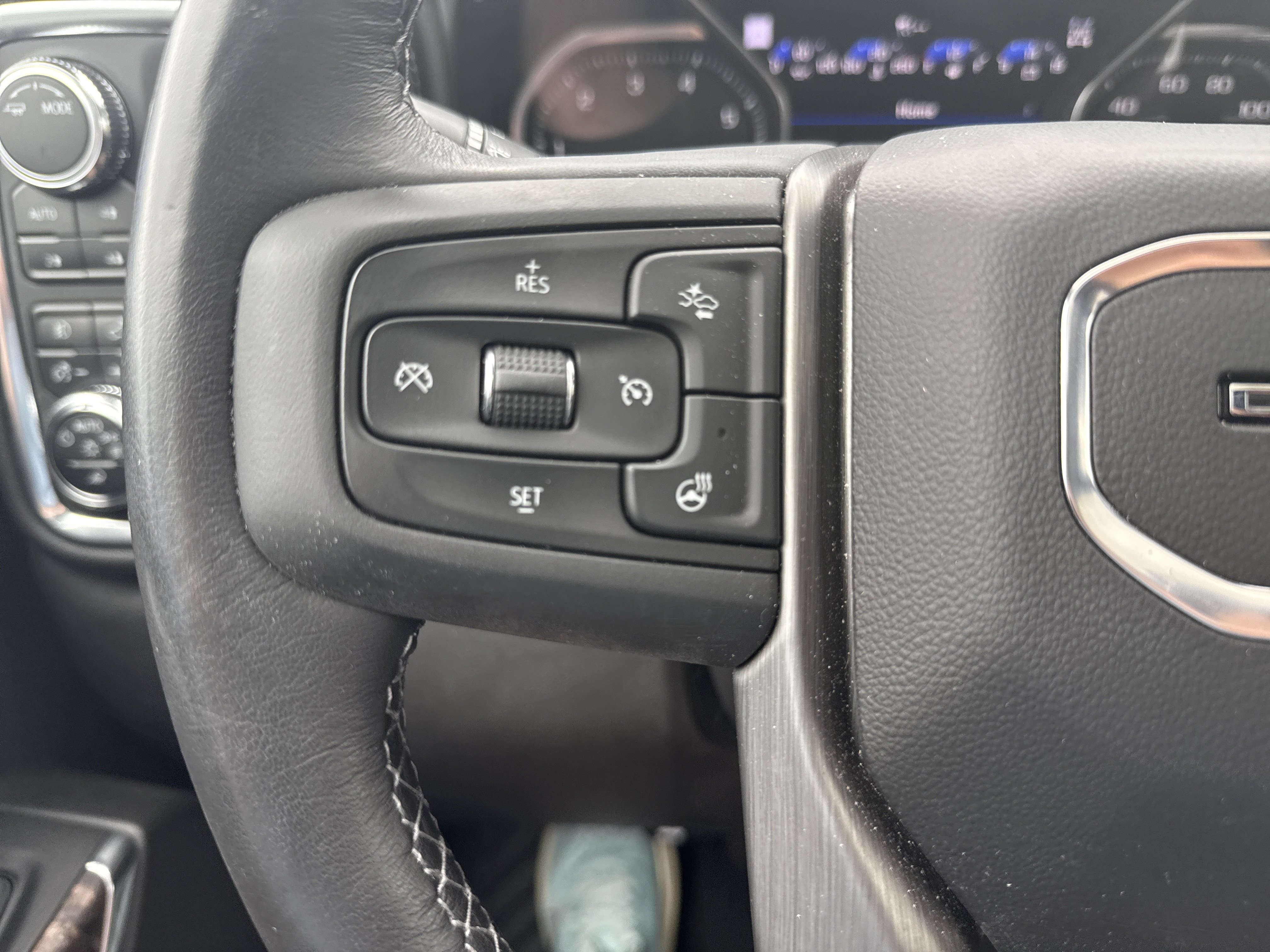 Used 2022 GMC Sierra 1500 Denali w/ Denali Reserve Package AWD/4WD image 19