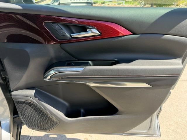 Used 2025 Chevrolet Traverse Z71 w/ Driver Confidence Package AWD/4WD image 30