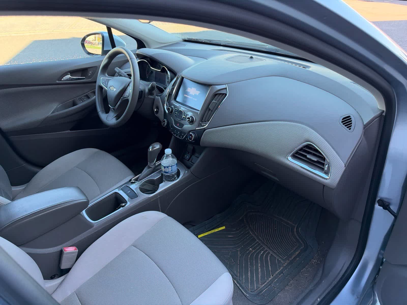 Used 2017 Chevrolet Cruze LT w/ Sun And Sound Package FWD image 13