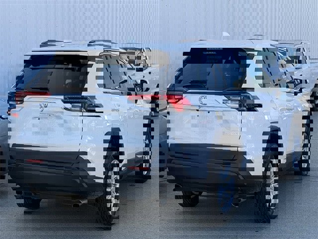 Used 2020 Toyota RAV4 XLE image 4