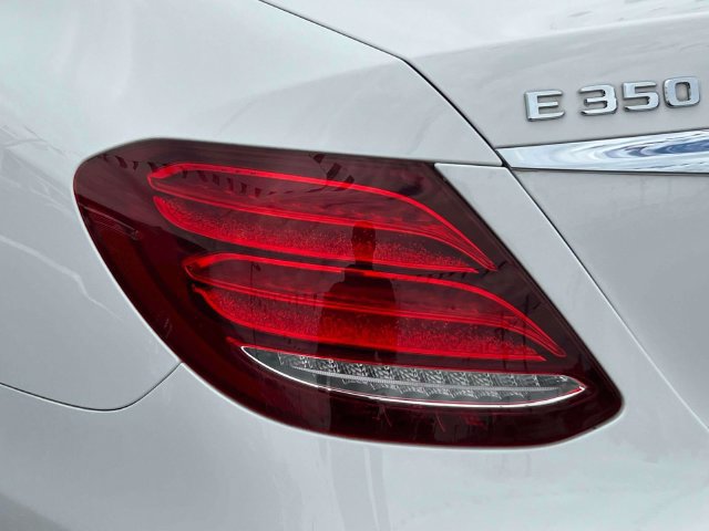 Used 2020 Mercedes-Benz E 350 Sedan image 11
