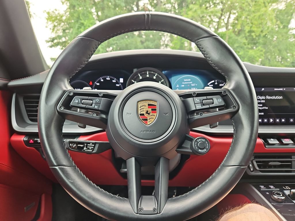 Certified 2020 Porsche 911 Carrera 4S AWD/4WD image 32