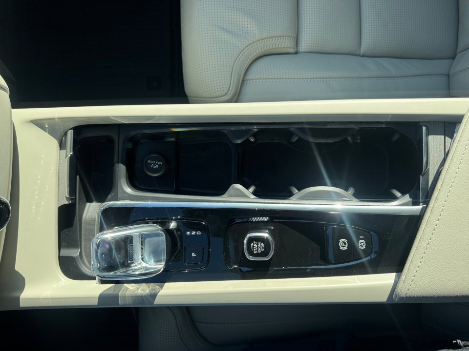 New 2025 Volvo XC60 B5 Ultra w/ Protection Package Premier image 20