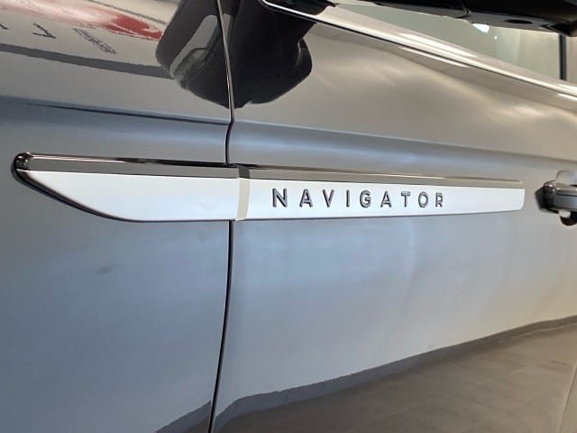 New 2027 Lincoln Navigator Reserve AWD/4WD image 17