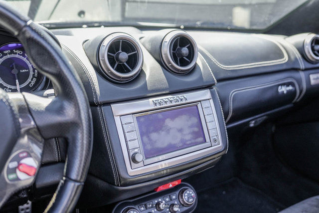 Used 2012 Ferrari California RWD image 47