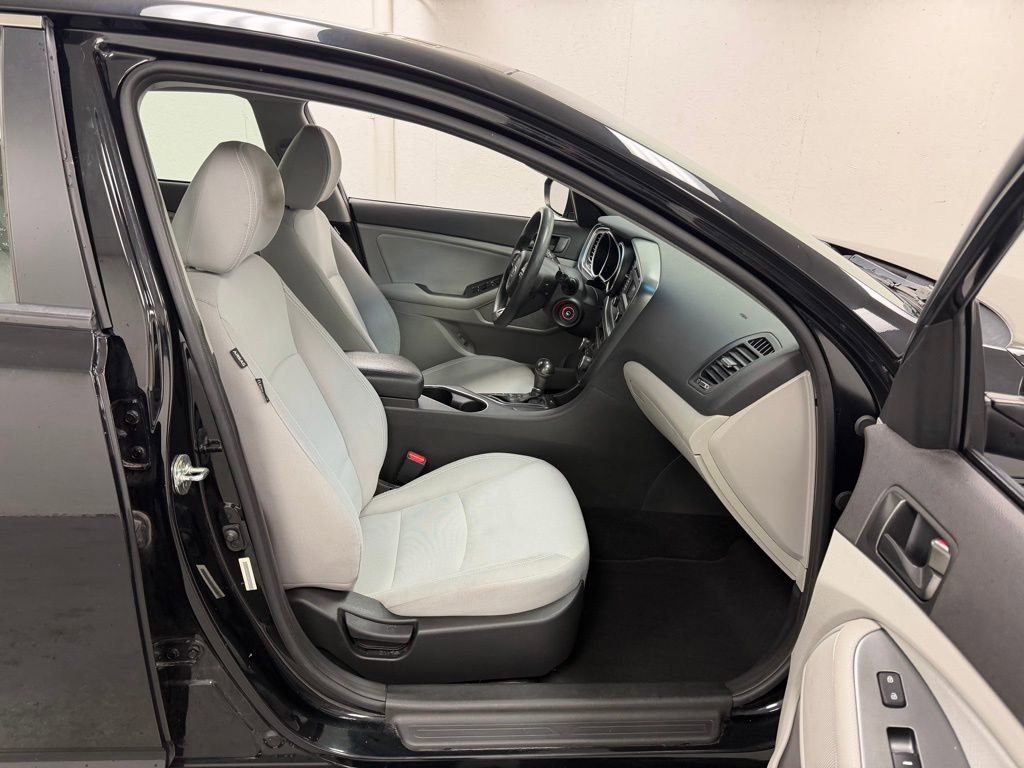 Used 2015 Kia Optima LX FWD image 9