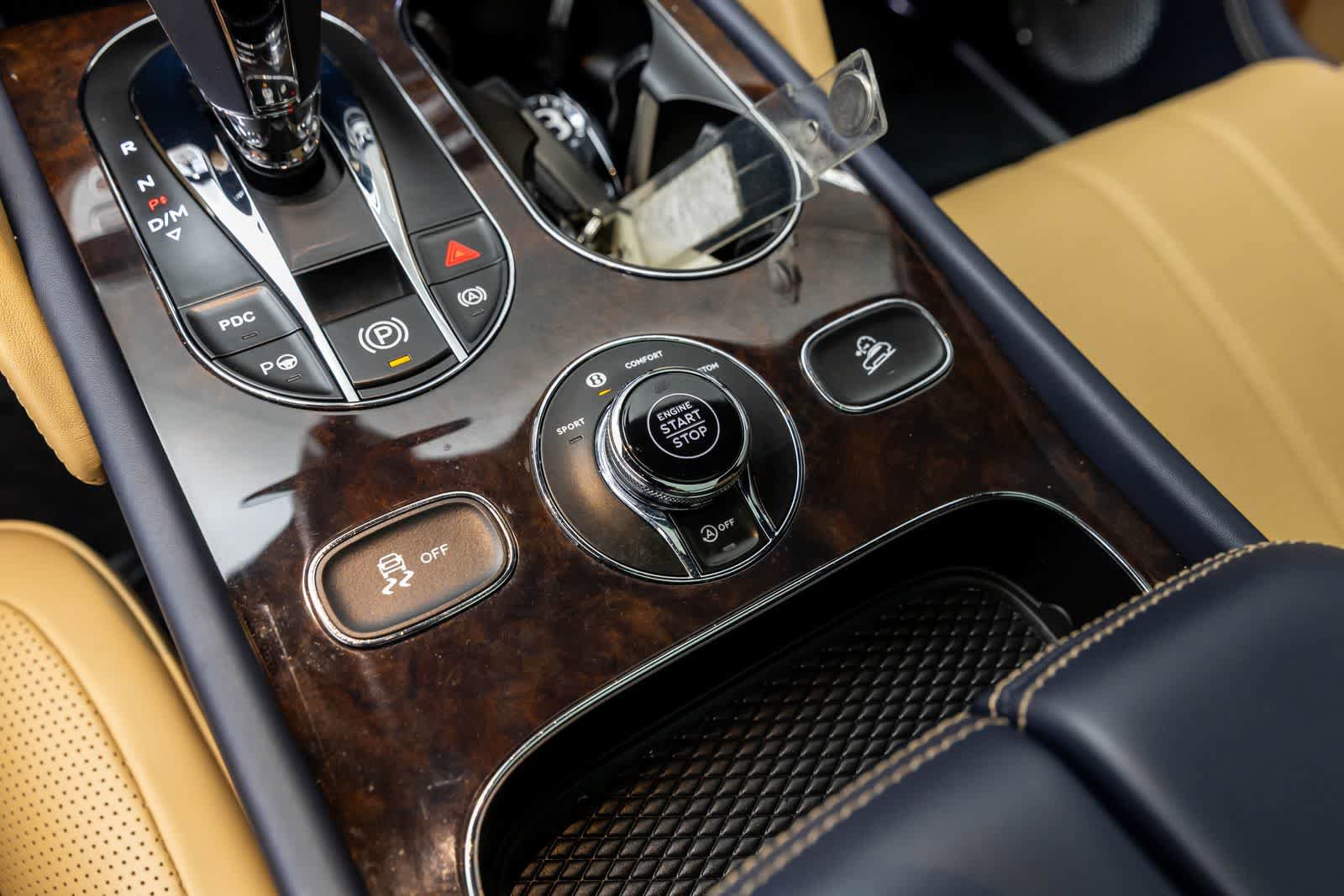 Used 2021 Bentley Bentayga image 40