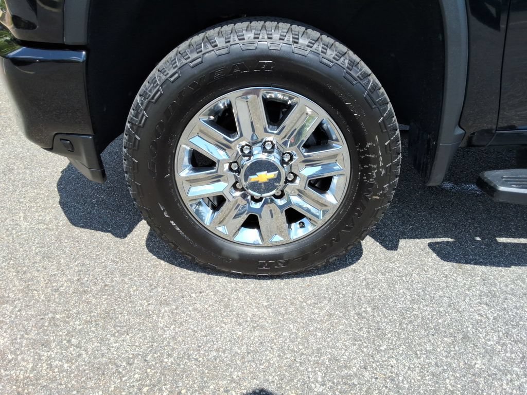 Certified 2022 Chevrolet Silverado 3500 High Country AWD/4WD image 10