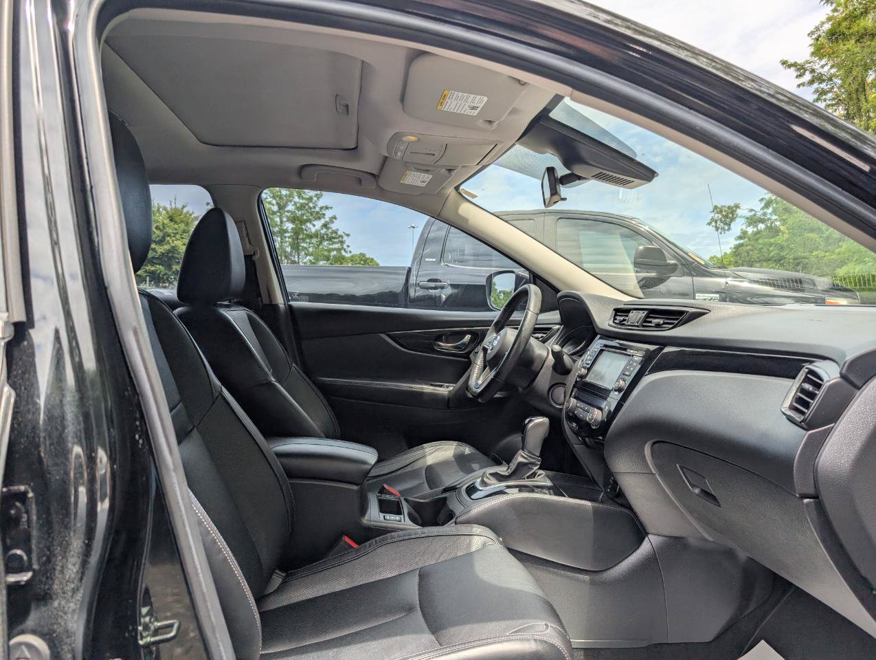 Used 2018 Nissan Rogue Sport SL w/ SL Premium Package FWD image 20
