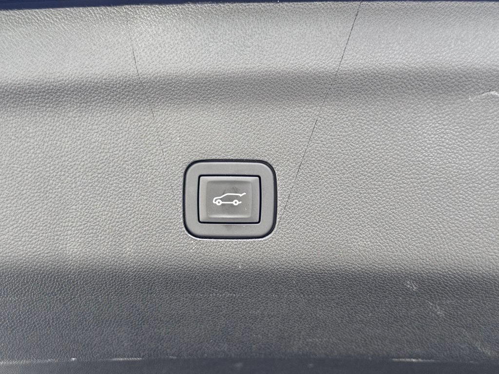Used 2025 Chevrolet Suburban High Country AWD/4WD image 24