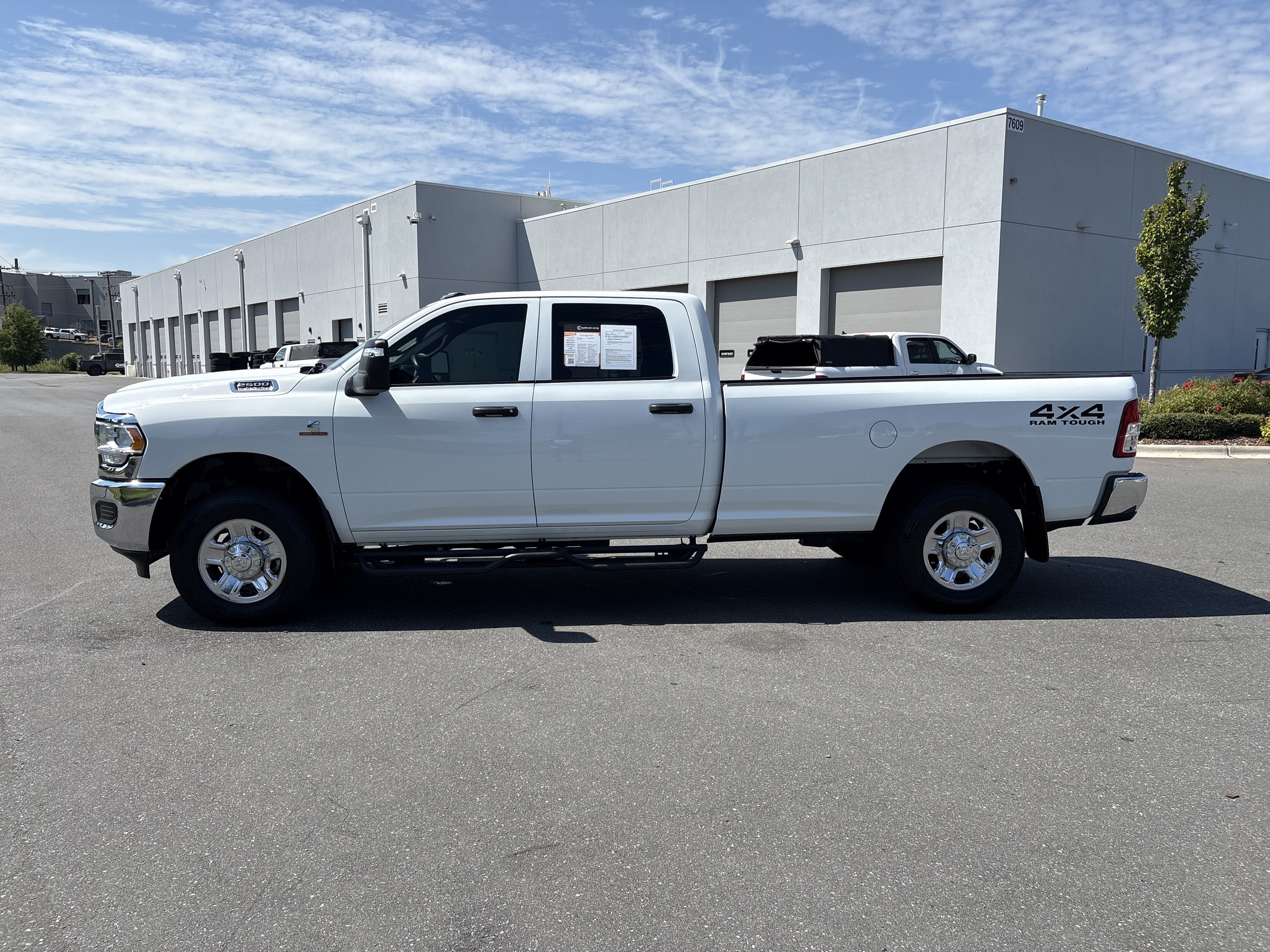 Used 2024 RAM 2500 Tradesman w/ Chrome Appearance Group AWD/4WD image 6