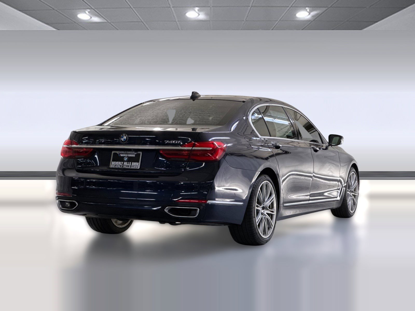 Used 2019 BMW 740i w/ Executive Package image 9