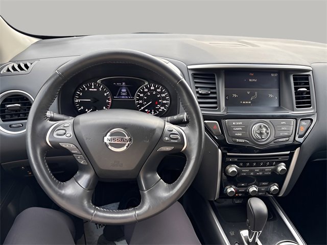 Used 2020 Nissan Pathfinder SV image 8