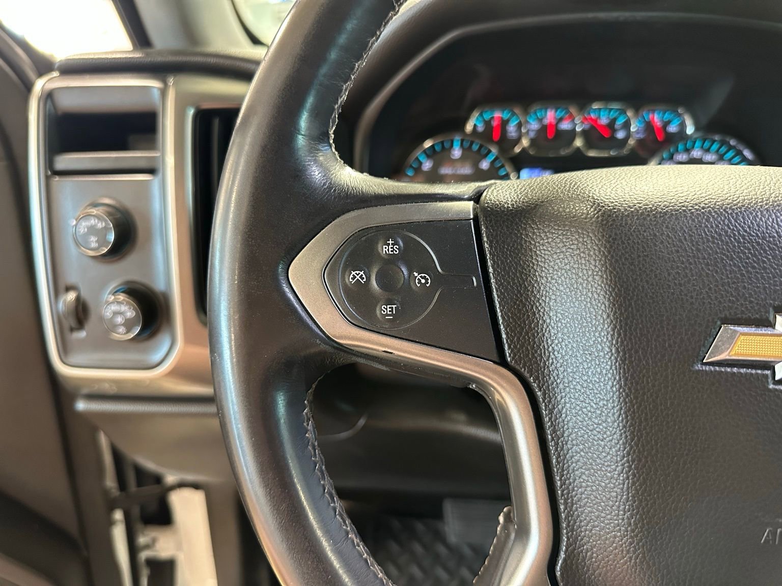 Used 2018 Chevrolet Silverado 1500 LT w/ All Star Edition image 17