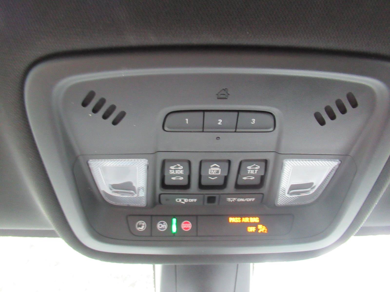 Used 2022 Chevrolet Traverse High Country FWD image 32