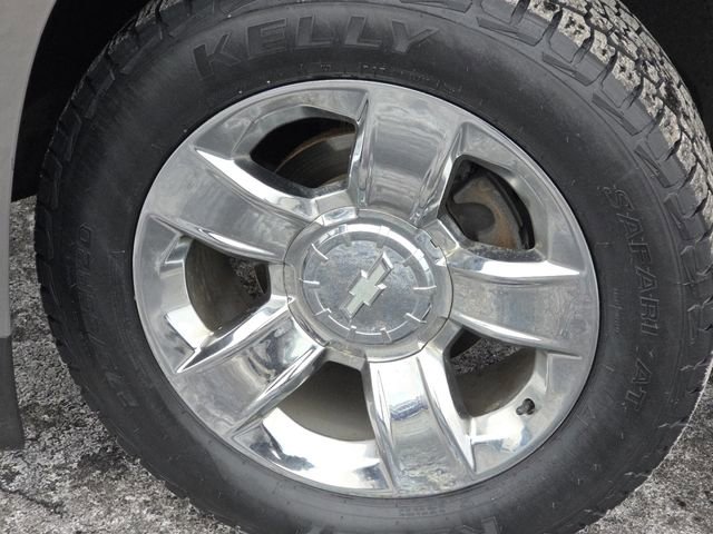 Used 2018 Chevrolet Suburban LT w/ LT Signature Package image 22