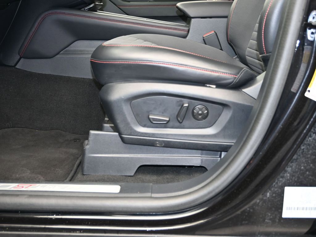 Certified 2025 Ford Explorer ST-Line w/ Premium Package image 22