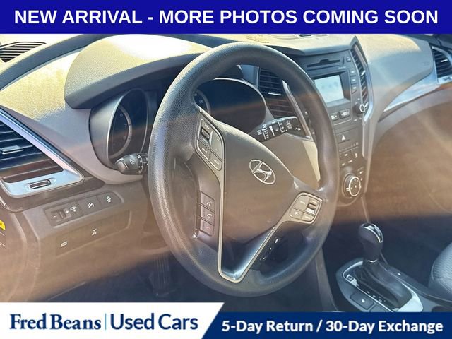 Used 2015 Hyundai Santa Fe GLS image 9