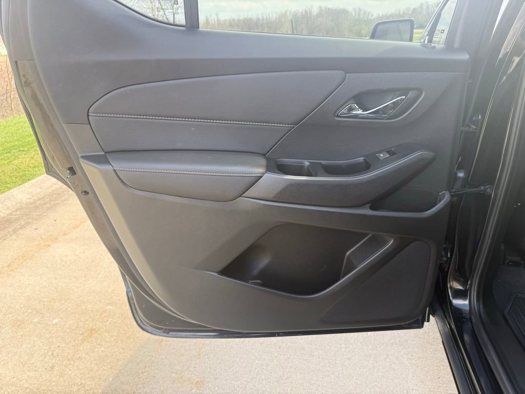 Used 2023 Chevrolet Traverse Premier w/ Redline Edition image 13