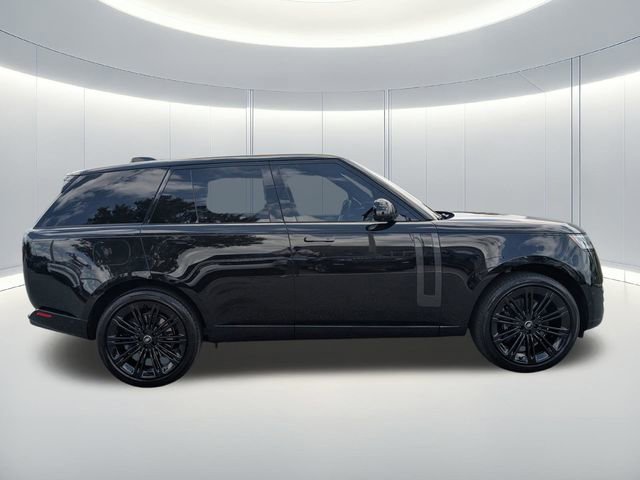 Used 2025 Land Rover Range Rover SE AWD/4WD image 6