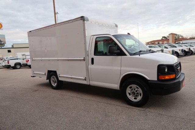 Used 2017 GMC Savana 3500 Savana 12ft Box Van image 3