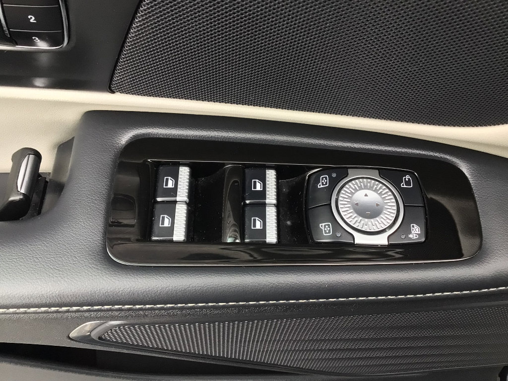 Used 2024 Lincoln Nautilus Reserve image 6