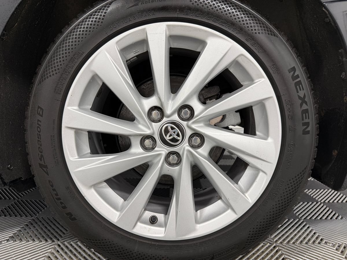 Used 2024 Toyota Camry SE FWD image 27