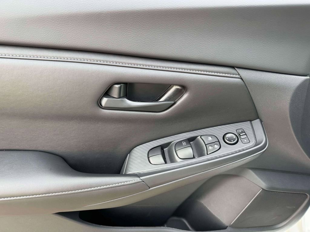 Certified 2025 Nissan Sentra S FWD image 16