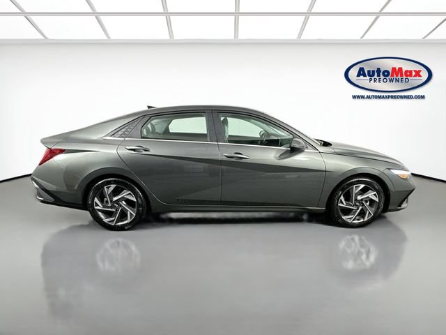 Used 2024 Hyundai Elantra Limited FWD image 10