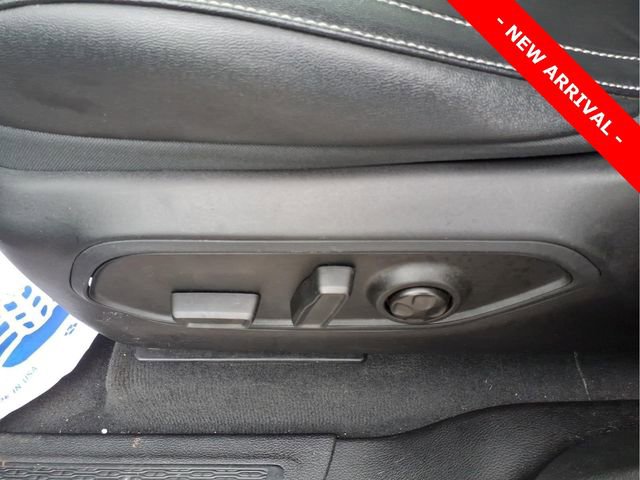 Used 2023 Jeep Grand Cherokee Limited w/ Black Appearance Package AWD/4WD image 12