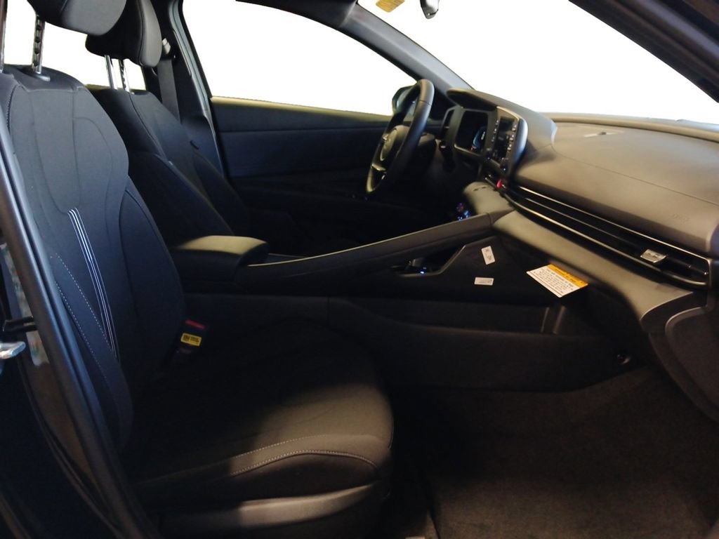 New 2026 Hyundai Elantra SEL Sport Premium FWD image 15