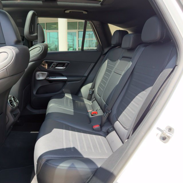 Used 2023 Mercedes-Benz GLC 300 4MATIC image 12