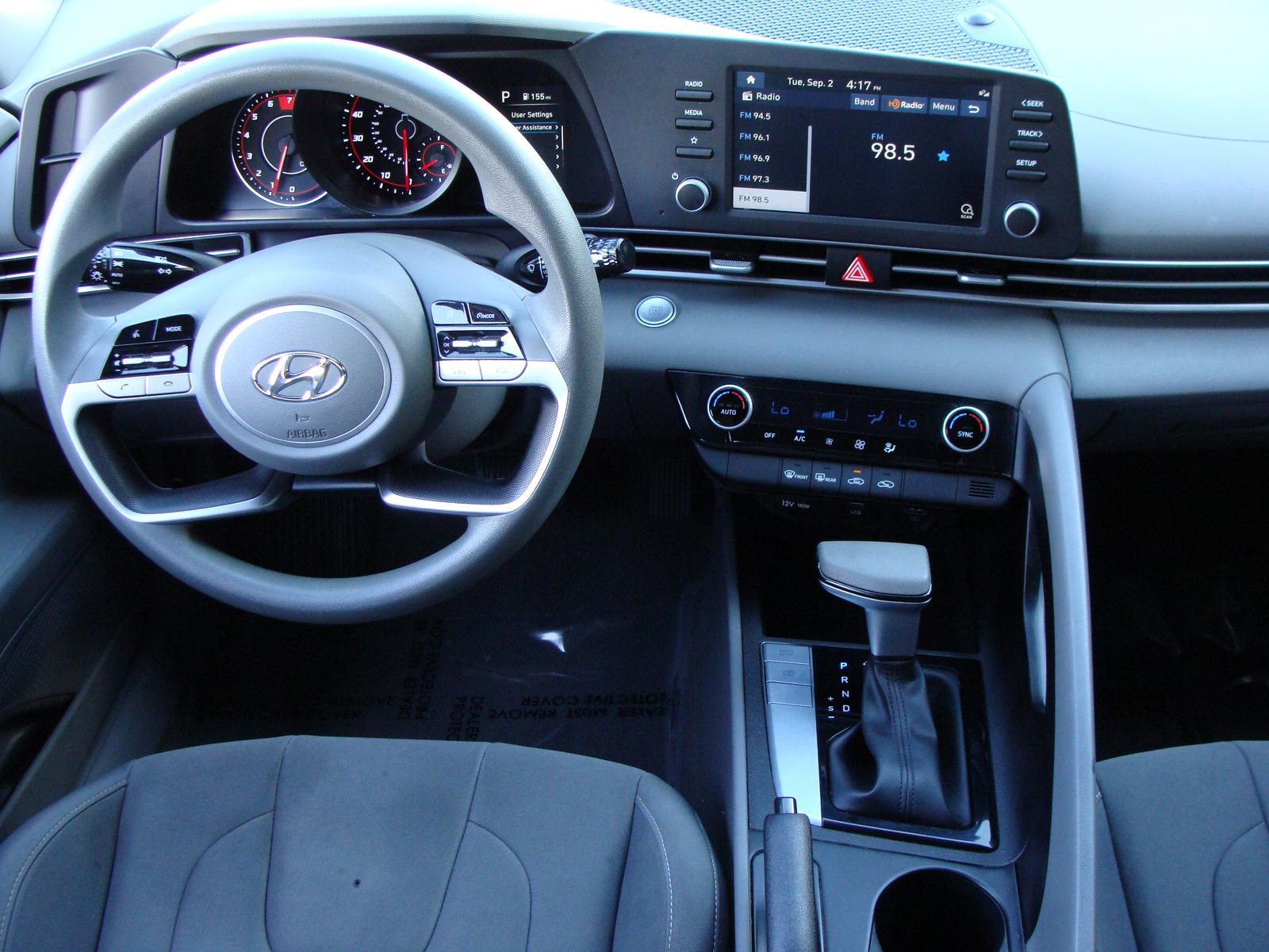 Used 2023 Hyundai Elantra SEL w/ Preferred Accessory Package image 9